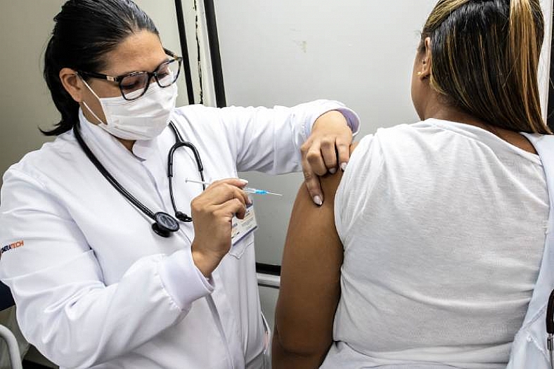 Campanha de vacinação contra gripe termina neste domingo