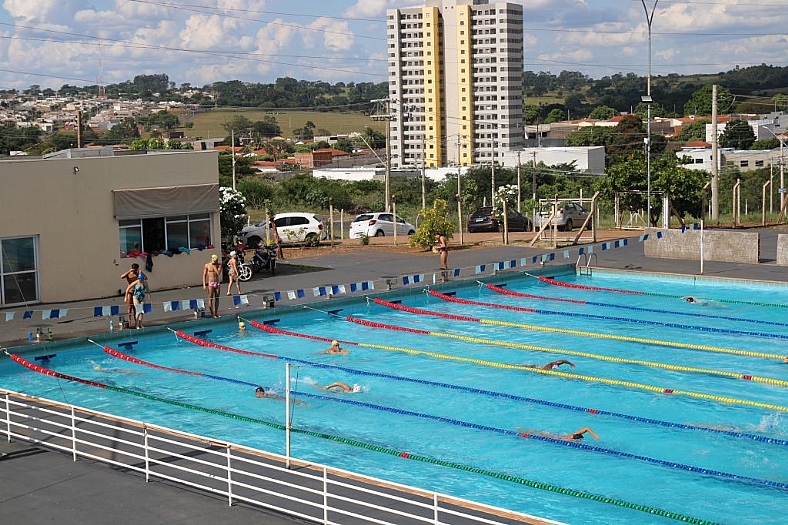 Piscina em Votuporanga - 📸 Divulgao