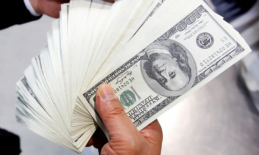 Com pessimismo externo, dólar sobe 0,47% e aproxima-se de R$ 5,20