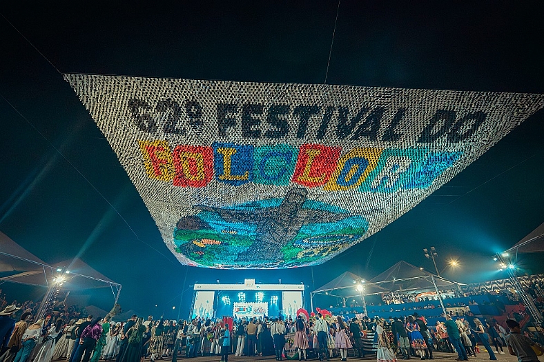 Abertura do 62º Festival do Folclore reúne 31 mil pessoas para celebrar a diversidade cultural brasileira no Recinto