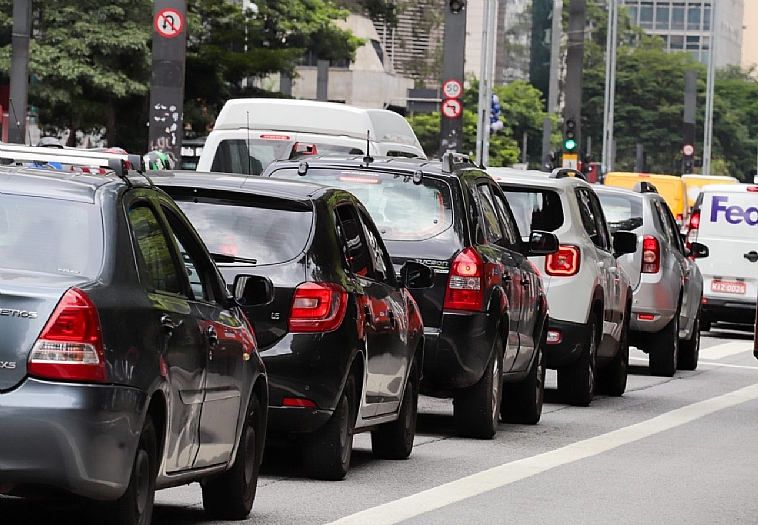 Licenciamento 2024 chega às placas 7 e 8 em outubro no estado de SP