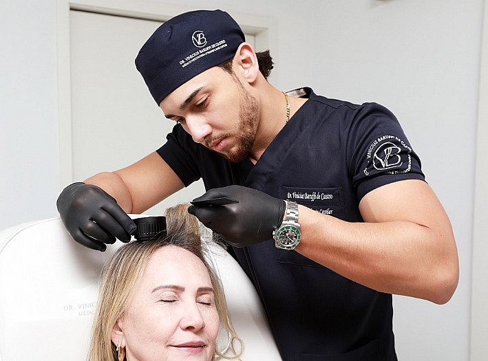 Dr. Vinícius Baruffi de Castro une conhecimento, tecnologia e tratamentos personalizados às técnicas modernas de transplante capilar