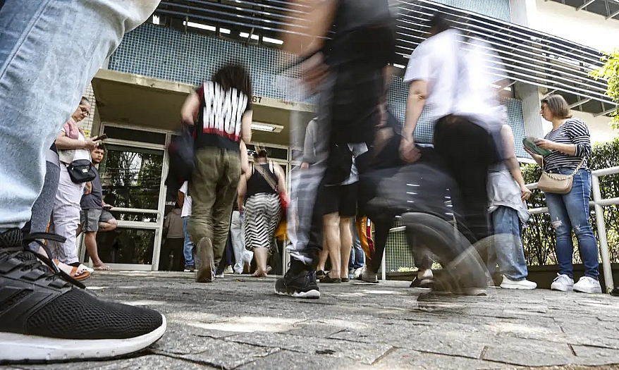 Entenda como é calculada a nota das provas objetivas do Enem 2025