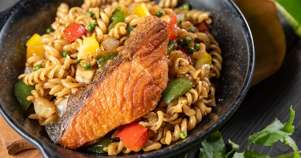 Como incluir pescado na dieta em diferentes fases da vida? Manual gratuito orienta sobre consumo