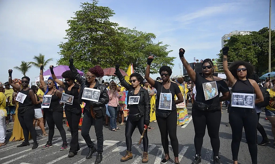 Entenda o que é blackwashing e como o ''antirracismo de aparência'' atua