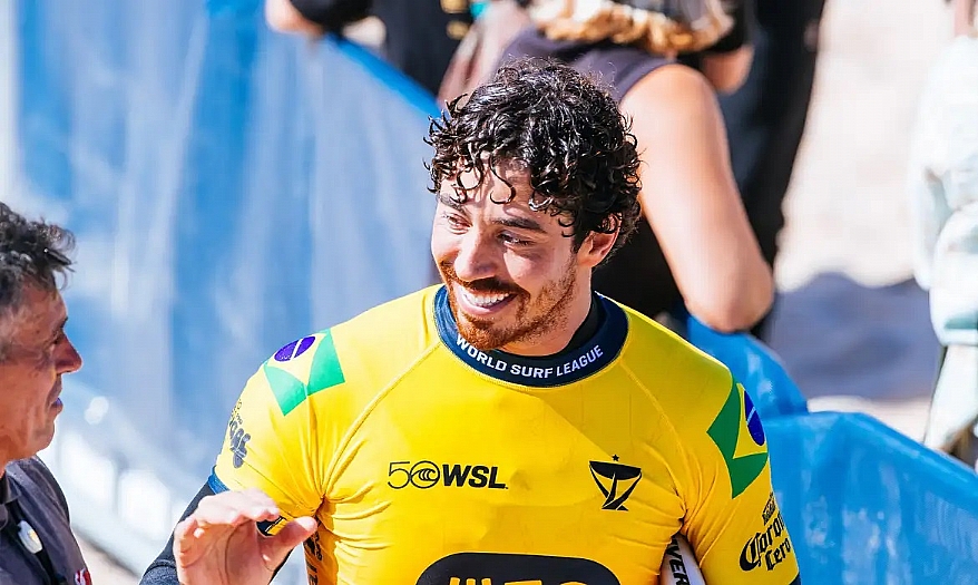 Surfe: Yago Dora, Ítalo Ferreira e Medina vão às quartas em Peniche