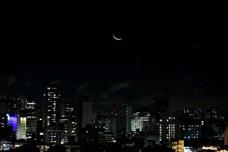 Fenômeno de planetas alinhados com a Lua pode ser observado a olho nu