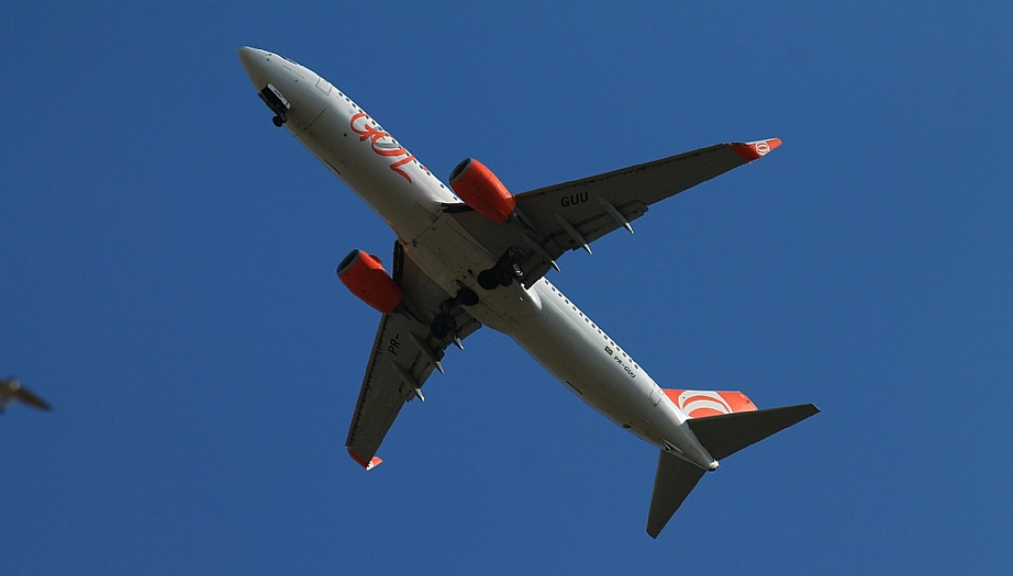 Passagens aéreas não devem subir após fusão entre as companhias Azul e Gol