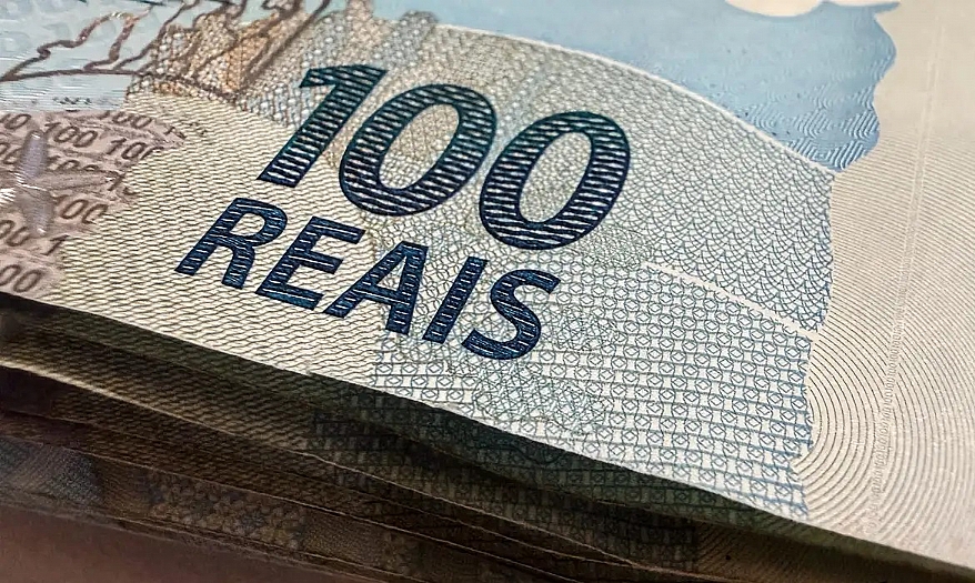 Dólar cai para R$ 5,07, menor nível em um mês. Bolsa fica estável