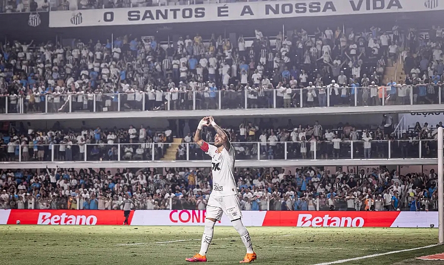 Neymar brilha e Santos vence primeira no Campeonato Brasileiro
