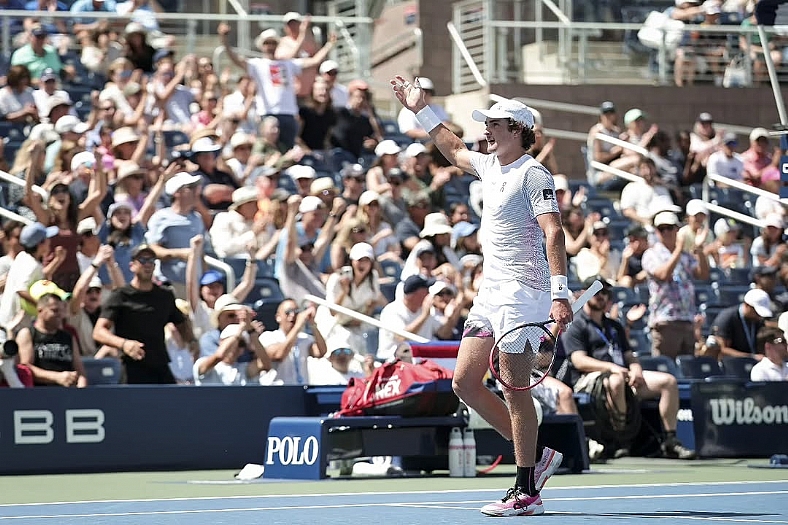 João Fonseca é superado por número 22 do mundo e se despede do US Open