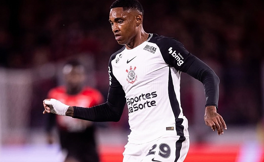 Corinthians vence fora e sai na frente do Athletico-PR por vaga na semifinal