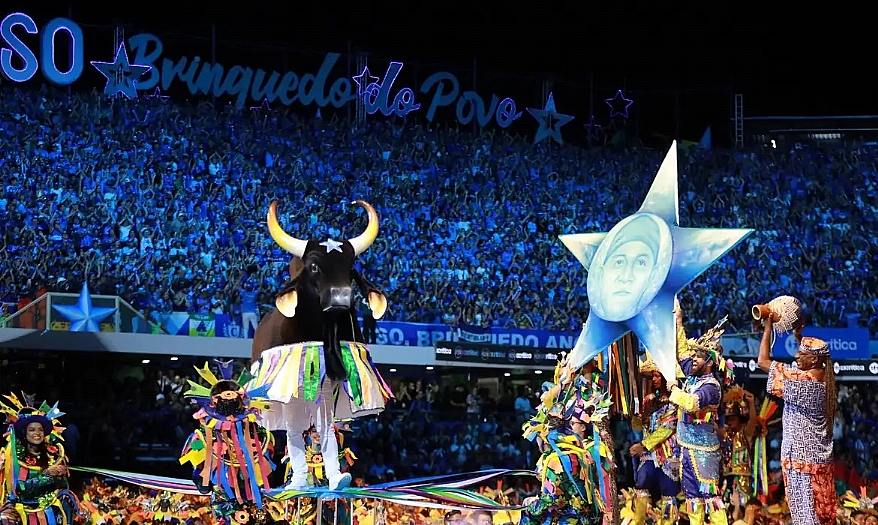Boi Caprichoso vence o Festival de Parintins por menos de um ponto