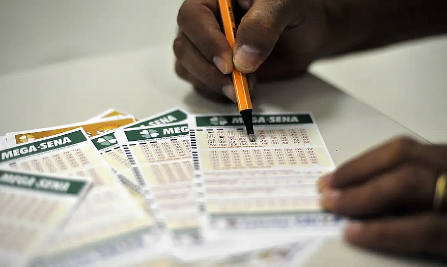 Mega-Sena sorteia prêmio acumulado em R$ 100 milhões neste domingo