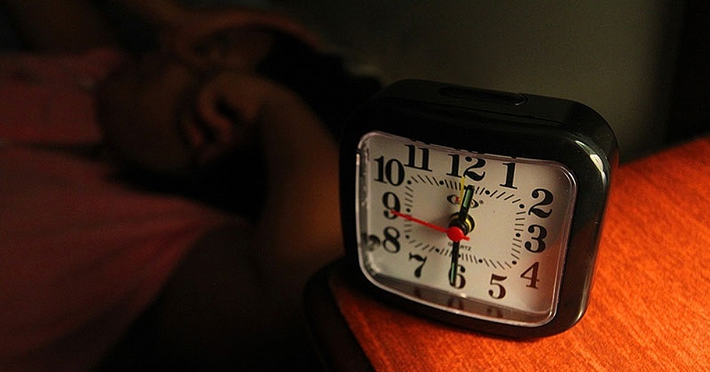Dormir só à noite ou tirar cochilos ao longo do dia, o que é melhor para a saúde? Saiba mais