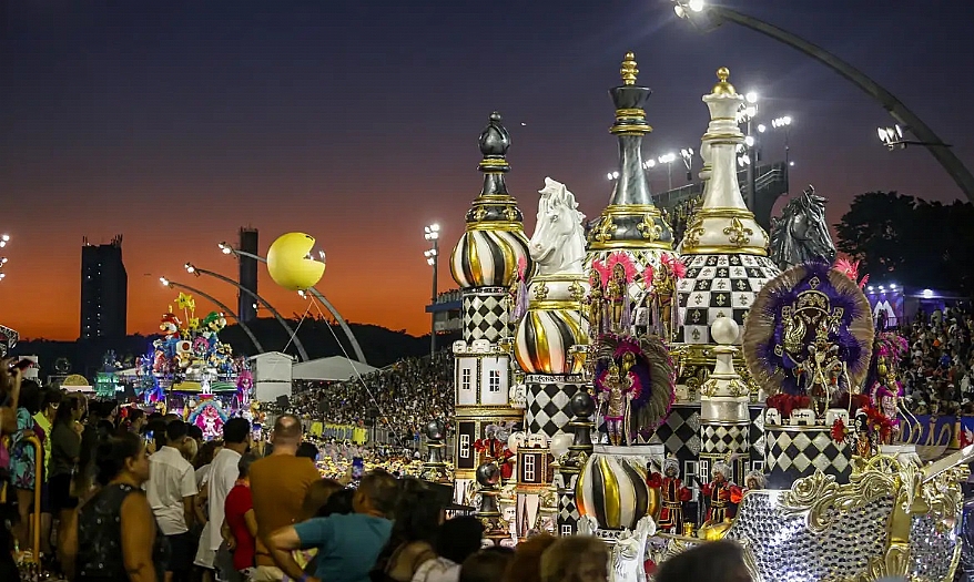 Rosas de Ouro é campeã do carnaval das escolas de samba de São Paulo